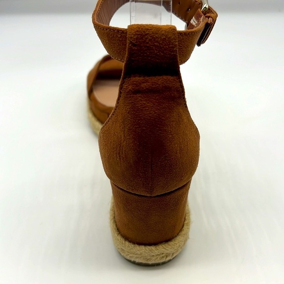 BCBGENERATION- Addie Velour Microsuede Brown Ankle Strap Wedge Slingback SZ 7.5 - Picture 6 of 14